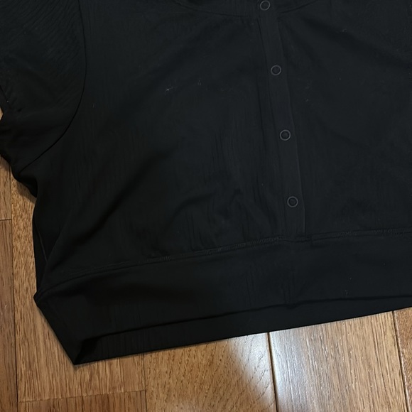 Aerie black crop top with snaps large NWT - Picture 3 of 5